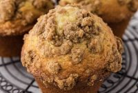 Warm Cinnamon Crumb Muffins