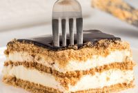 No-Bake Eclair Delight