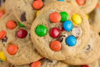 Chewy M&M Chocolate Chip Cookies