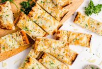 Mouthwatering Cheesy Garlic Bread