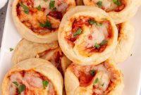 Cheesy Pizza Swirls
