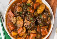 Tender Instant Pot Oxtail