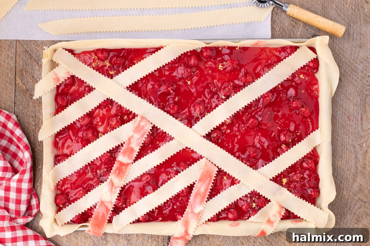 creating a lattice top weave on slab pie