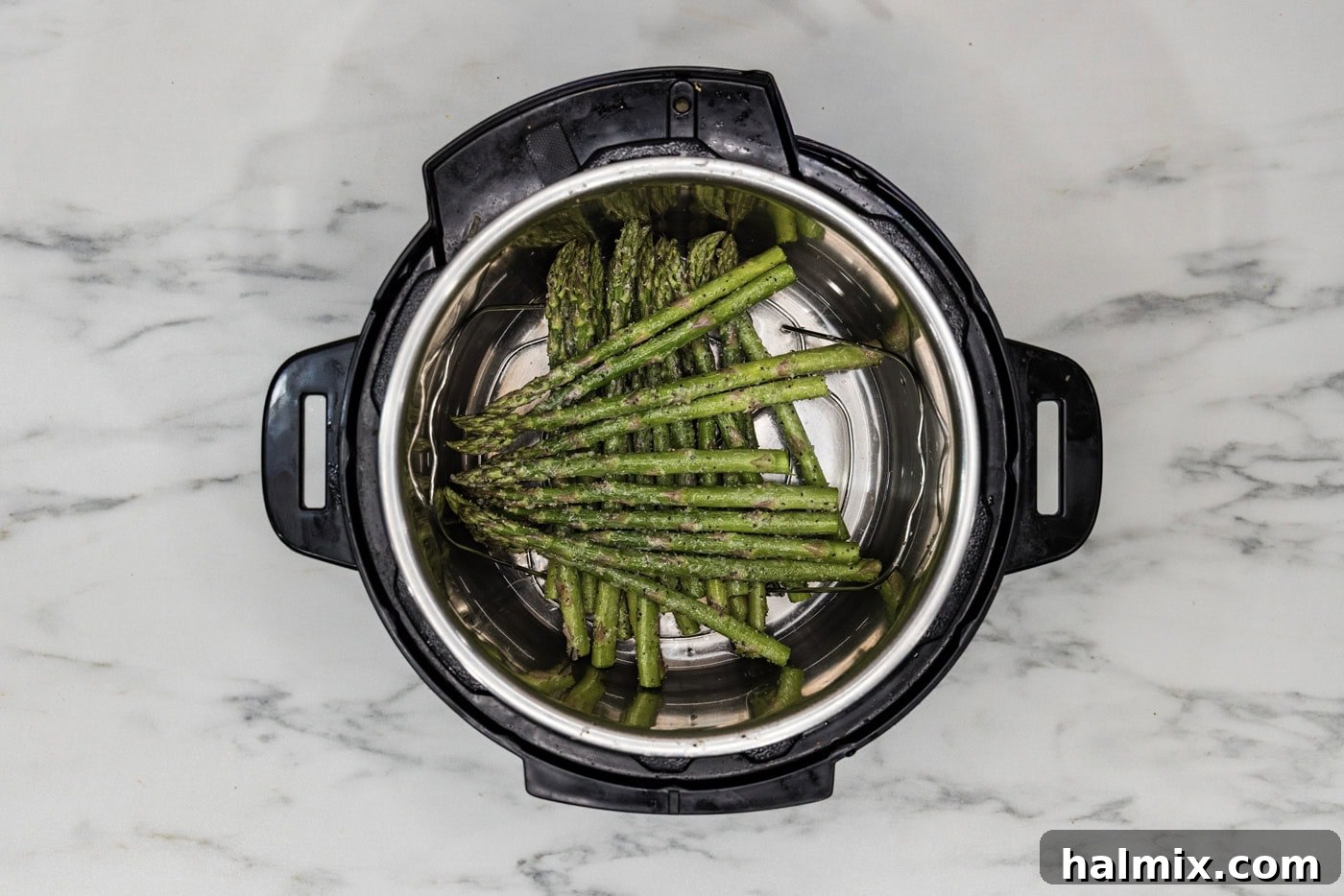 Perfect Instant Pot Asparagus 8 cooked asparagus in the instant pot