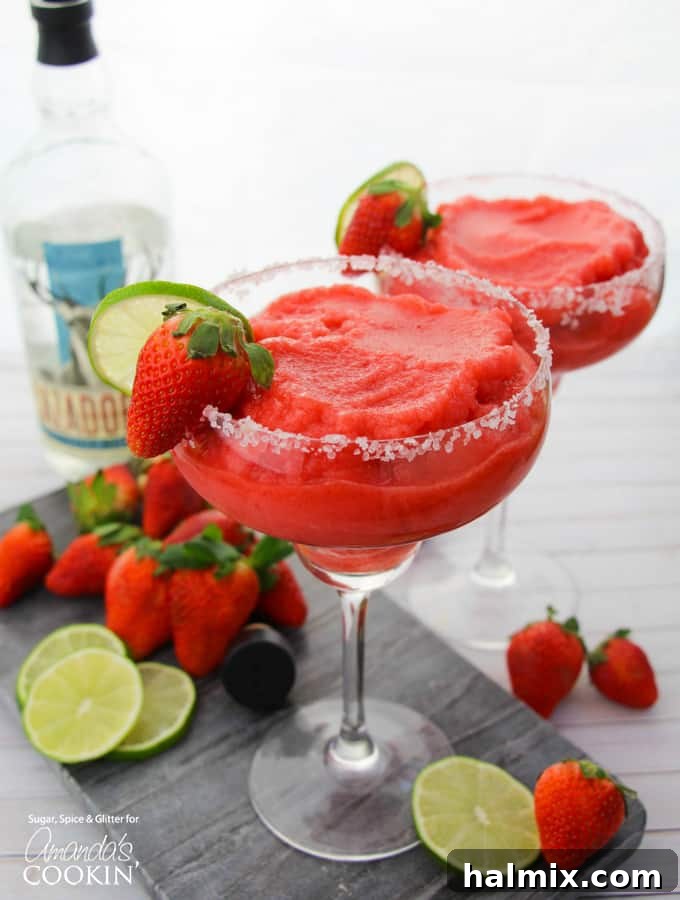 Refreshing iced tea with citrus slices, a non-alcoholic summer favorite.