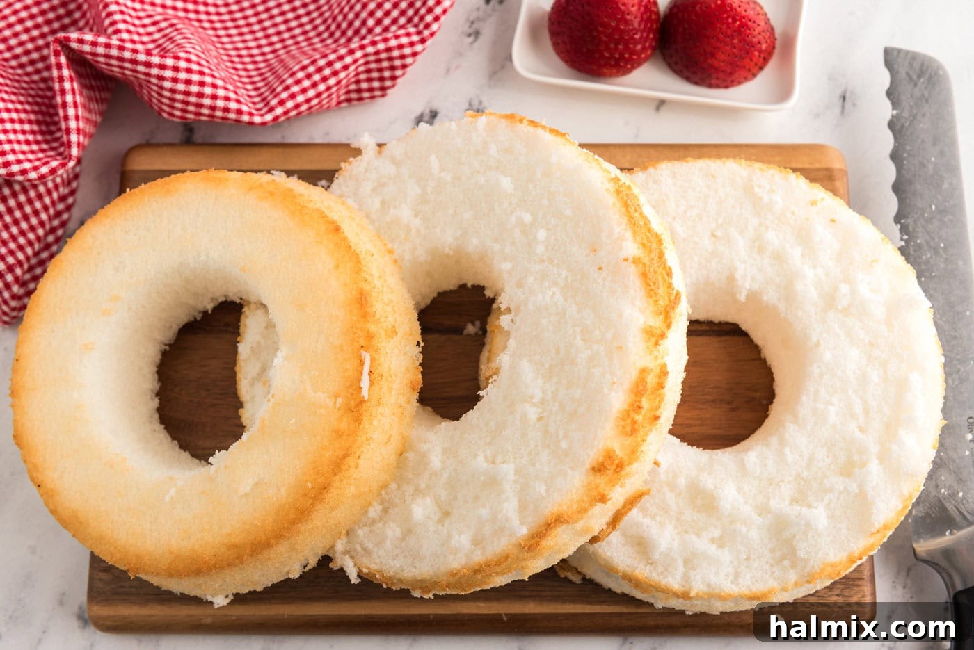 angel food cake sliced