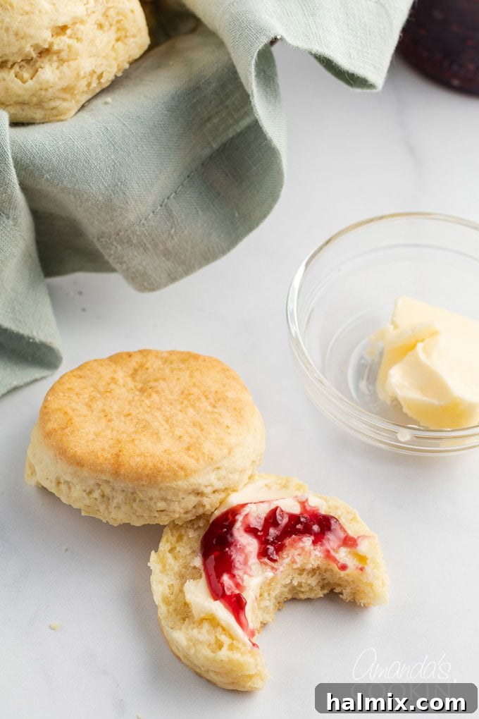 biscuit with jam