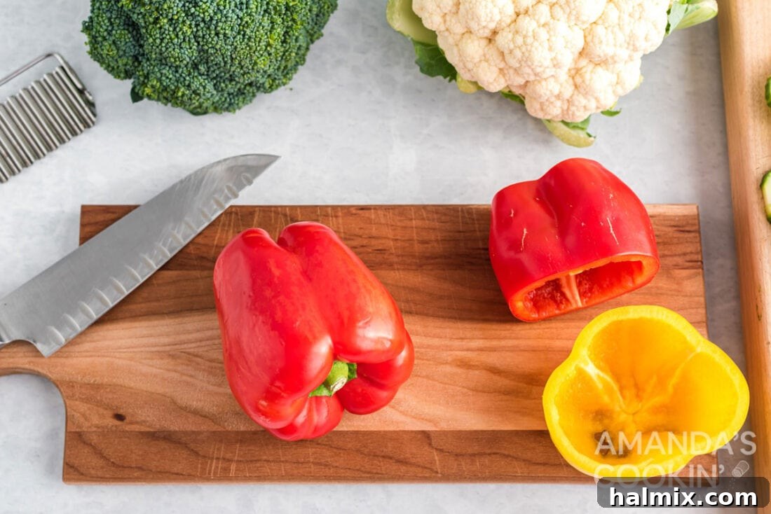 Edible Sculptures: Crafting Decorative Vegetables 12 A bell pepper cut in half, showcasing its use as a natural holder for other vegetables.