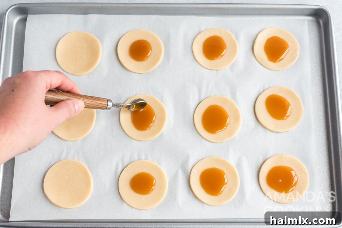adding caramel to pie circles