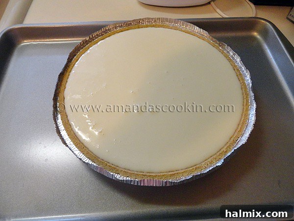 A photo of an unbaked lemonade cheesecake.