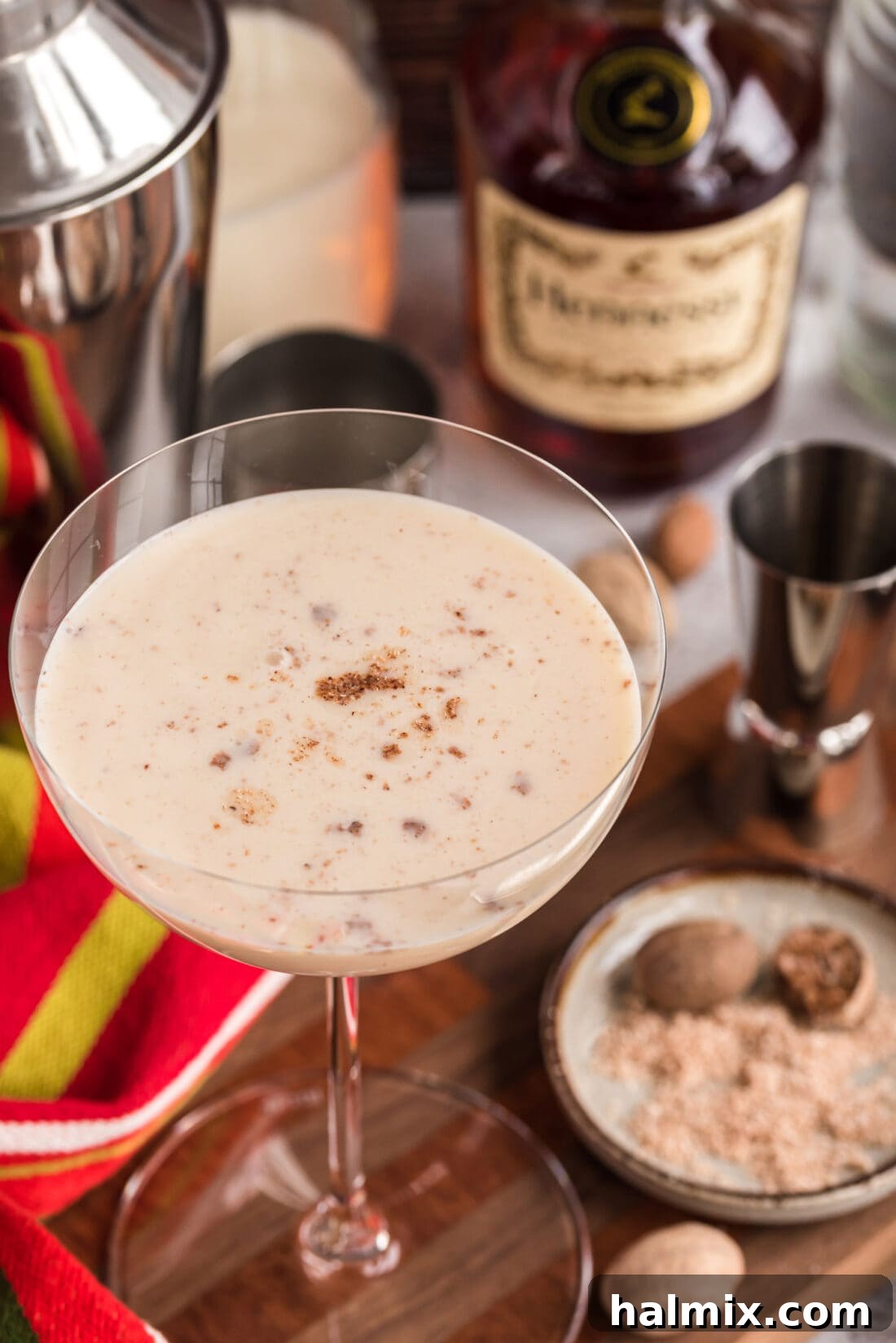 Velvet Brandy Dream 3 Brandy Alexander with nutmeg garnish