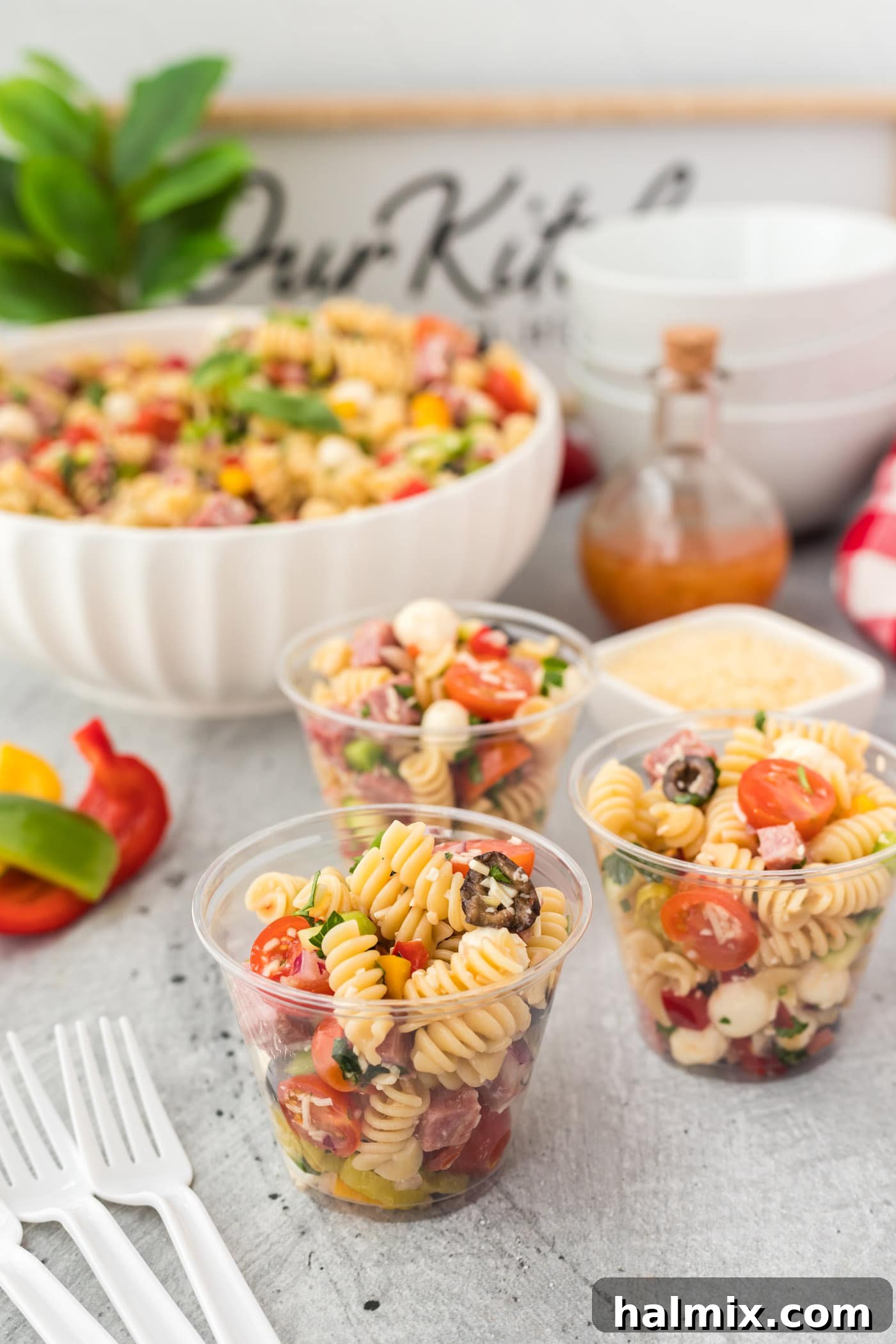 Trattoria Toss 8 Italian pasta salad in individual cups