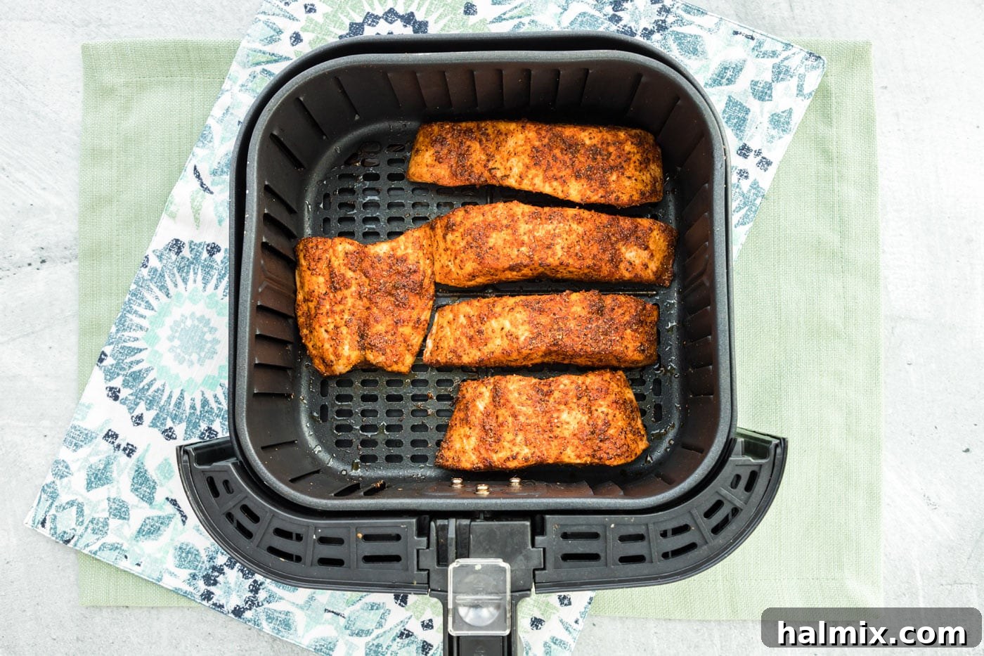 how to cook salmon in the air fryer