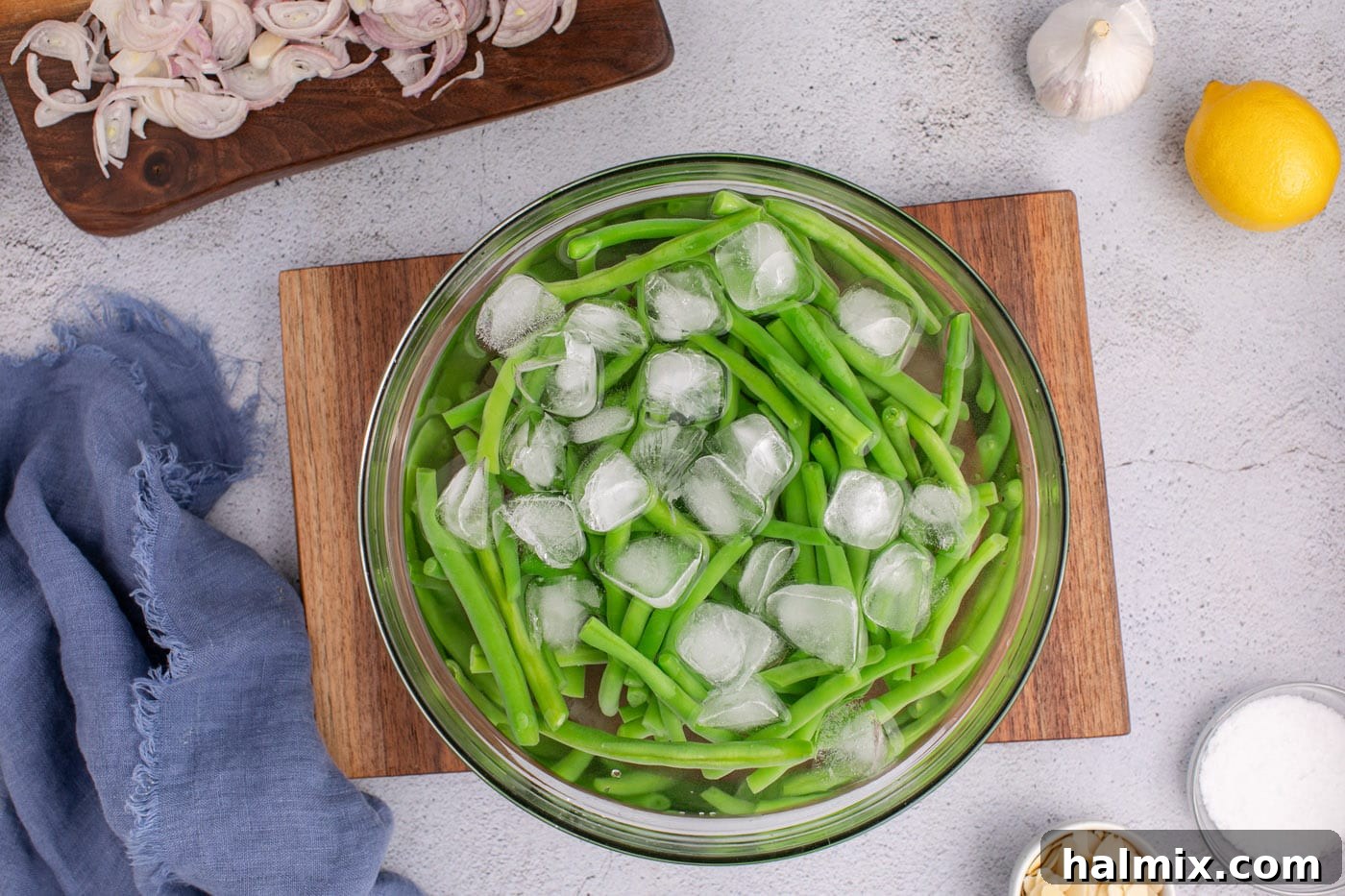 blanching green beans in an ice bath